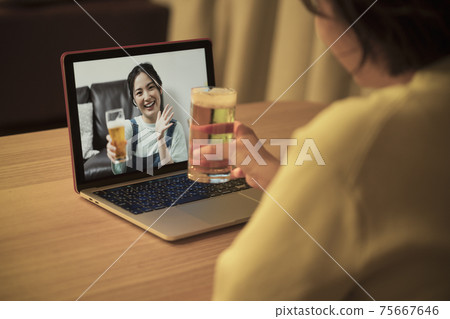 Online drinking party image Online drinking party image 75667646