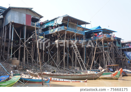 Compamp Look Water Village Compamp Look Water Village 75668175