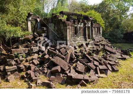 Beng Melia的倒塌的Keizo 75668178