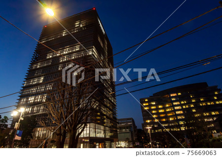 北里大學北里研究所醫院的夜景 75669063