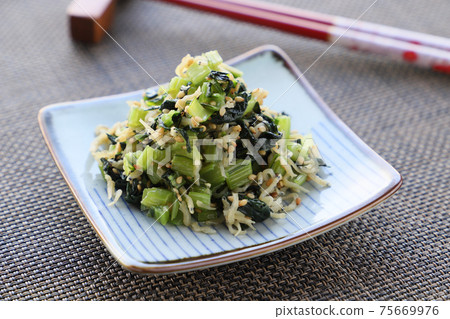 炒芥末菠菜和日本ri子 75669976