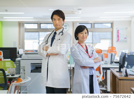 Men's and women's medical team Men's and women's medical team 75672642