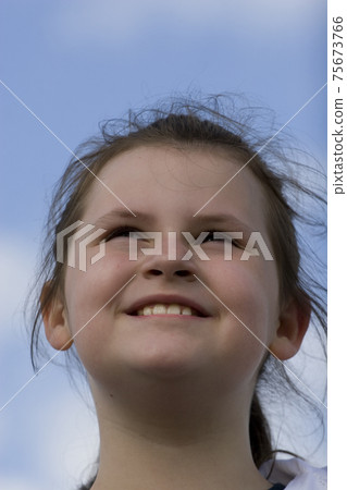 Girls portrate 75673766