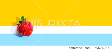 Fresh red strawberry overhead view Fresh red strawberry overhead view 75676083