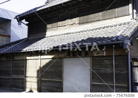 Kawasaki City Oyama Kaido, a merchant house with a girder structure Kawasaki City Oyama Kaido, a merchant house with a girder structure 75676886