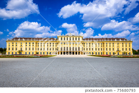 Schonbrunn, Vienna, Austria Schonbrunn, Vienna, Austria 75680793