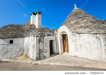 Alberobello, Puglia, Italy 75680819