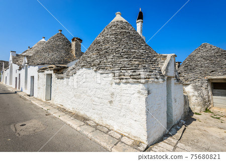 Alberobello, Puglia, Italy 75680821