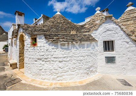 Alberobello, Puglia, Italy 75680836