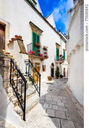 Locorotondo, Puglia, Italy 75680841