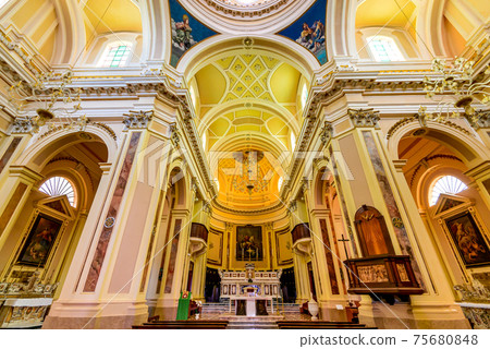 Locorotondo, Puglia, Italy 75680848