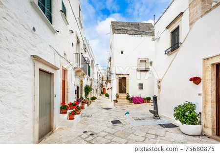 Locorotondo, Puglia, Italy Locorotondo, Puglia, Italy 75680875
