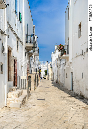 Locorotondo, Puglia, Italy 75680876