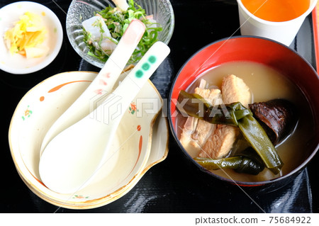 Kudaka Island specialty dish "Irabu" set meal 75684922