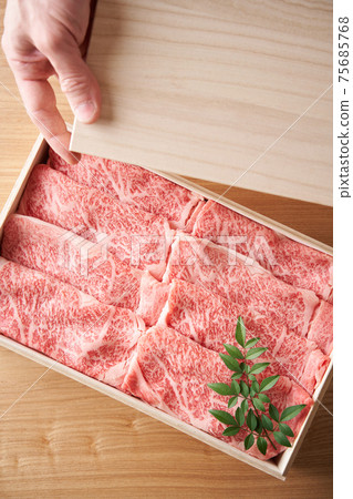 Domestic Wagyu beef for roast sukiyaki Domestic Wagyu beef for roast sukiyaki 75685768