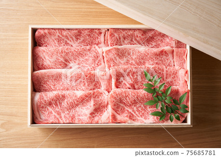 Domestic Wagyu beef for roast sukiyaki Domestic Wagyu beef for roast sukiyaki 75685781