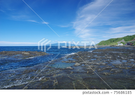 Sado Ogi Peninsula Coast 75686185