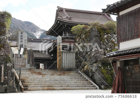 Zuisenji Daimon (Nanto City, Toyama Prefecture) Zuisenji Daimon (Nanto City, Toyama Prefecture) 75686618