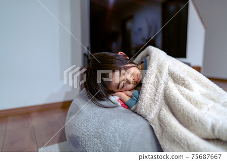 Children girl lifestyle Children girl lifestyle 75687667