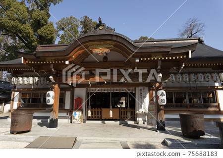 Haiden of Ueno Temmangu Shrine 75688183