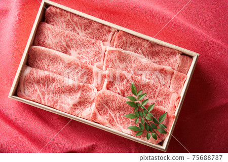 Domestic Wagyu beef for roast sukiyaki Domestic Wagyu beef for roast sukiyaki 75688787