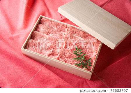 Domestic Wagyu beef for roast sukiyaki 75688797