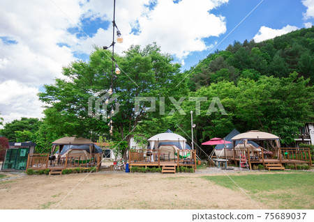Camping 75689037