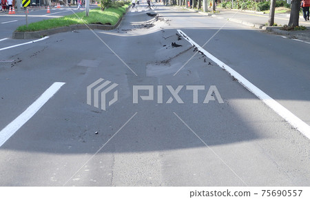 地震災難 75690557