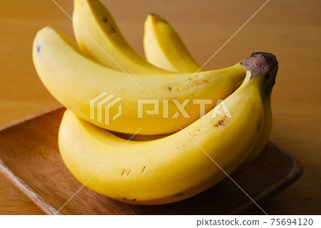 香蕉 香蕉 75694120