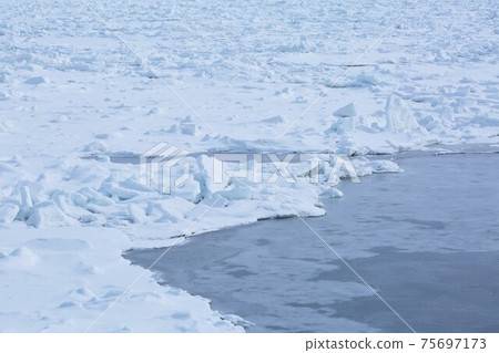 Drift ice Drift ice 75697173