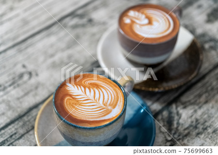 Latte art for two Shiraki table Latte art for two Shiraki table 75699663