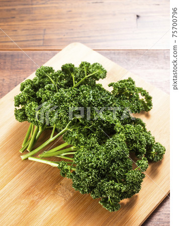 Parsley 75700796