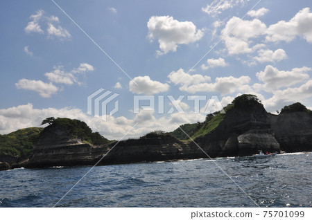 伊豆半島（西伊豆町堂島） 75701099