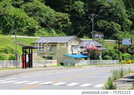 Scenery around Kesennuma Station and from the BRT train window on the Ofunato Line from Kesennuma Station to Osabe Station Scenery around Kesennuma Station and from the BRT train window on the Ofunato Line from Kesennuma Station to Osabe Station 75701221