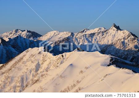 From Mt. Tsubakuro in the Northern Alps dyed in the morning sun 75701313