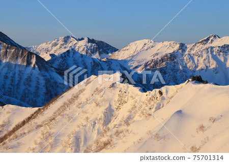 From Mt. Tsubakuro in the Northern Alps dyed in the morning sun 75701314