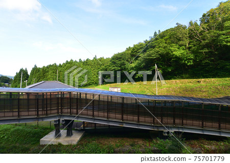 2020年夏季,從三里鐵路里亞斯線從坂里站到釜石站的火車窗外景色 2020年夏季,從三里鐵路里亞斯線從坂里站到釜石站的火車窗外景色 75701779