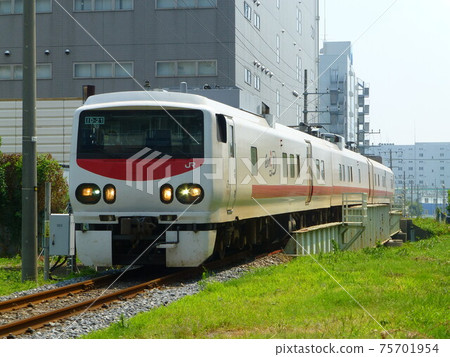 East i-D is inspecting the Etchujima freight line 75701954