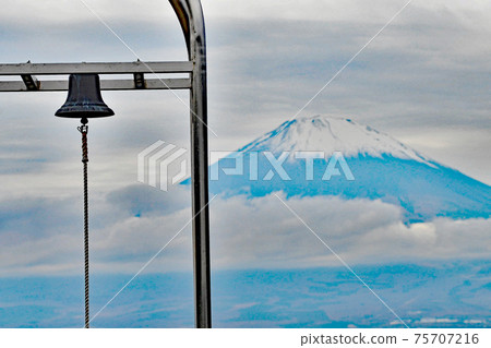 俯瞰富士山的誓言鐘 75707216