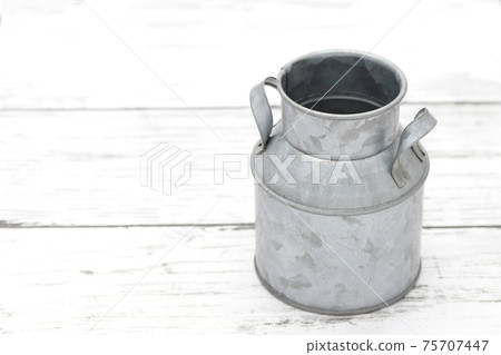 Milk pot 75707447