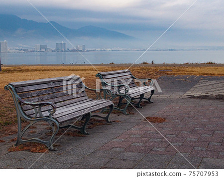 Bench on the shore of Lake Biwa in Otsu Nagisa Park Bench on the shore of Lake Biwa in Otsu Nagisa Park 75707953