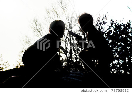 Boy silhouette (pistol pretend) Boy silhouette (pistol pretend) 75708912
