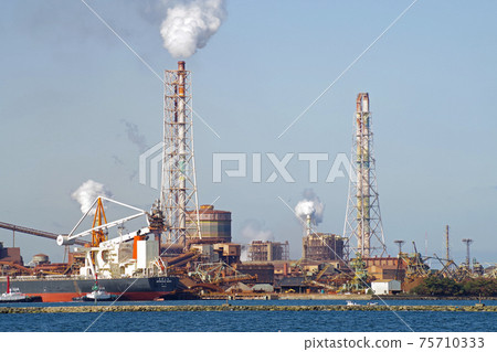 View of the steelworks in Kitakyushu View of the steelworks in Kitakyushu 75710333
