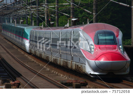 秋田新幹線E6系列登上東北新幹線(與E5系列組合) 秋田新幹線E6系列登上東北新幹線(與E5系列組合) 75712058