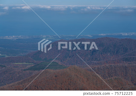 《Tottori Prefecture》 Daisen mountain climbing, autumn scenery of Daisen-Oki National Park 75712225
