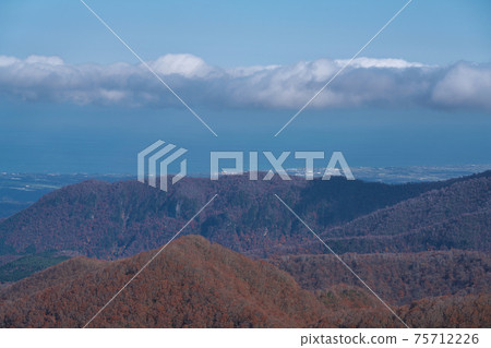 《Tottori Prefecture》 Daisen mountain climbing, autumn scenery of Daisen-Oki National Park 75712226