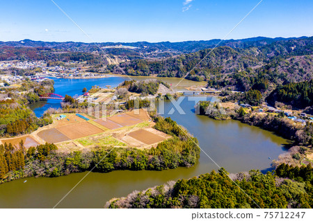 龜山水壩龜山湖（千葉縣光津市） 75712247