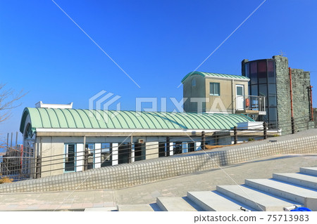 [Tokushima Prefecture] Bizan Ropeway summit station under fine weather 75713983