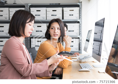 Creative office image 75715366