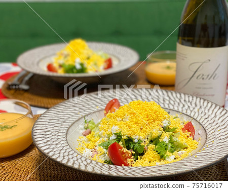 含羞草沙拉 75716017